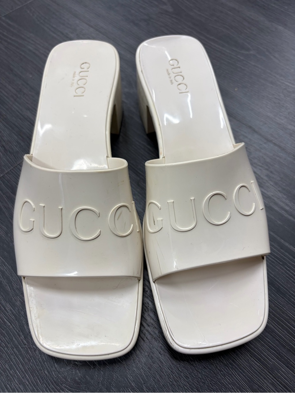 Gucci Cream Patent Slide Heel Sandal - Picture 3 of 6